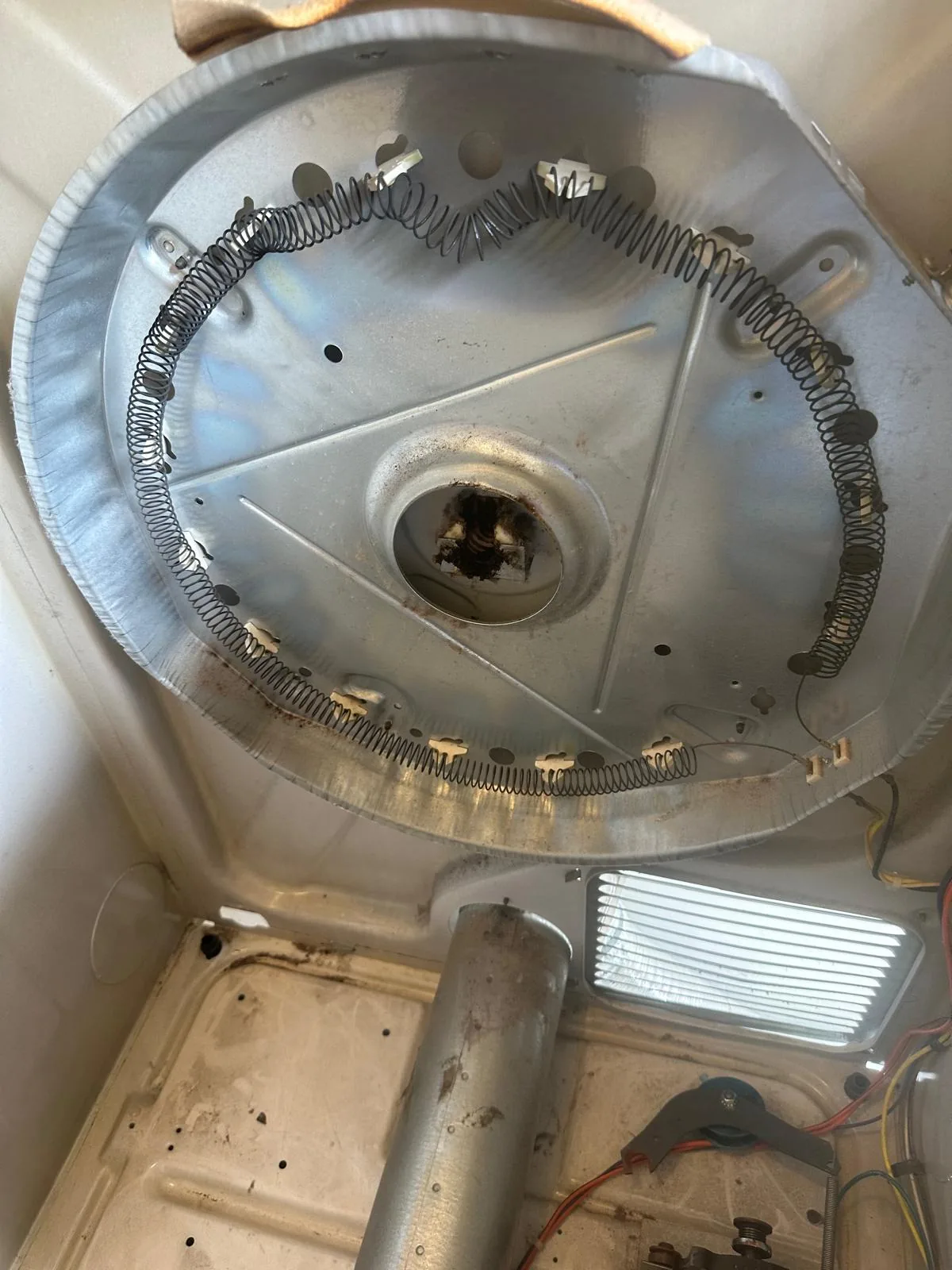 Dryer with worn-out drive motor before repair