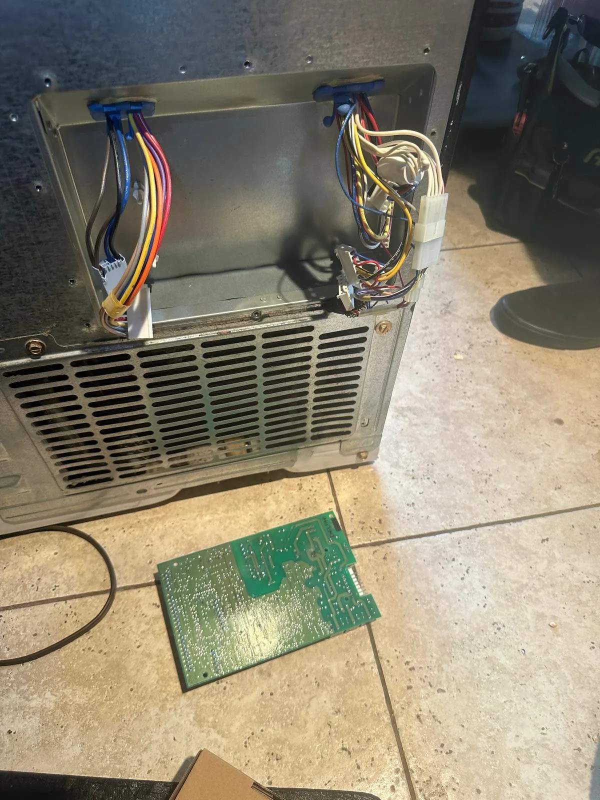 GE refrigerator before control board replacement